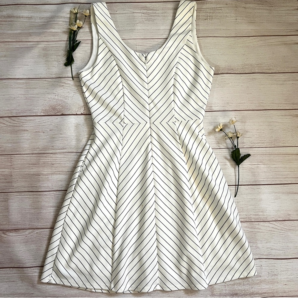 Tulle Sleeveless Dress - Picture 9 of 16